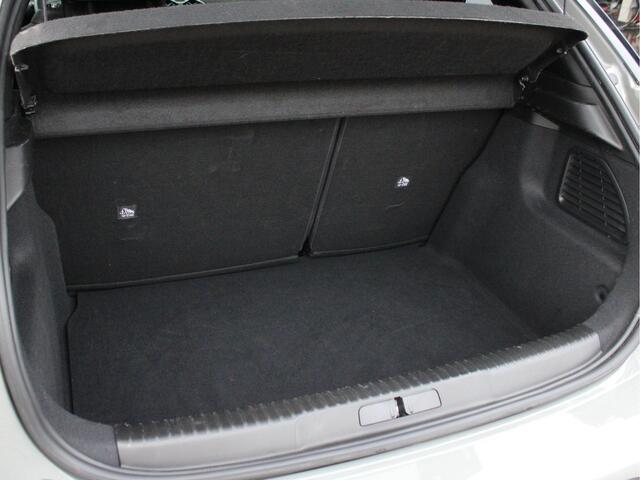 DS DS 3 1.2 PureTech Performance Line Automaat Microvezel Bekleding, Rondomzicht Camera, Cruise en Climate Control