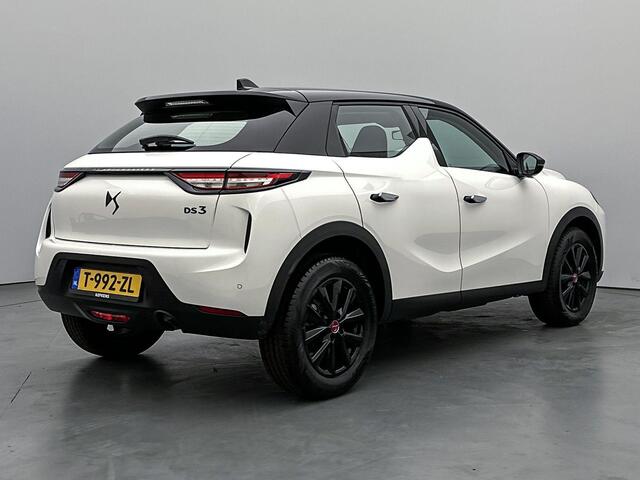 DS DS 3 SUV Performance Line 100 pk | Navigatie via Apple Carplay/Android Auto | Parkeersensoren Achter | Alcantara Interieur | Climate Control | Cruise Control | LED Koplampen | DAB Ontvanger | Start/Stop Systeem | 17" Lichtmetalen Velgen |