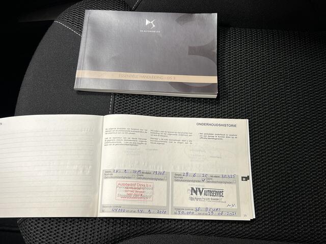 DS DS 3 1.2 PureTech So Chic | Navigatie | LM Velgen 16" | Parkeersensoren Achter | Cruise Control | Airco Automatisch |