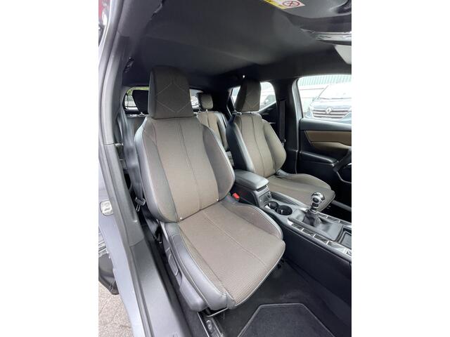 DS DS 3 CROSSBACK 100pk Business (Naviatie - Automatische Airco - 17" incl 4S - Apple Carplay - Parkeersensoren)