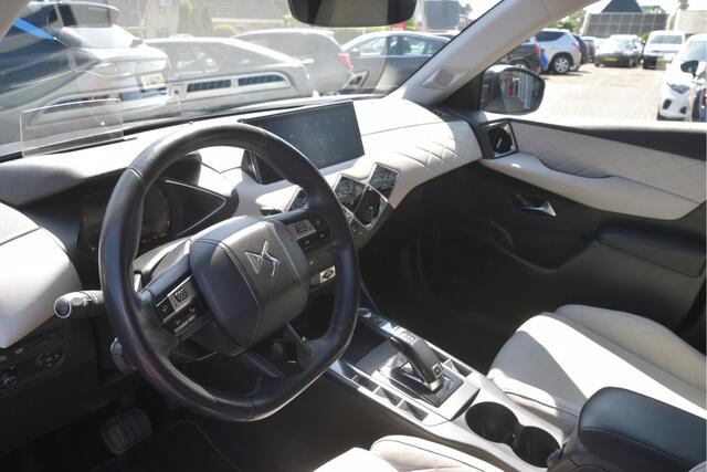 DS DS 3 CROSSBACK 1.2 PureTech Grand Chic Carplay | LED | Keyless | Head-up | Getint glas | LMV