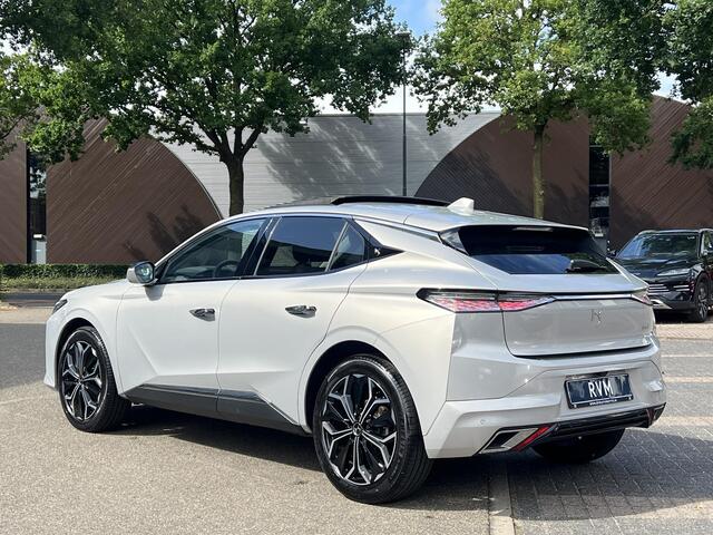 DS DS 4 1.2 PureTech Opéra 130PK PANO | STOEL VERWARMING + VERKOELING| 360 CAMERA | ELEK. ACHTERKLEP | FULL OPTION | RIJKLAAR GELEVERD MET FABRIEKSGARANTIE TOT 2-2026!