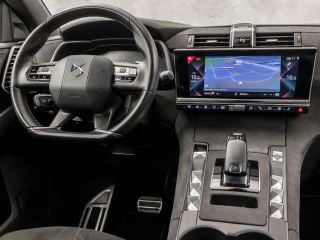 DS DS 7 Crossback 1.6 PureTech Performance Line 181Pk Automaat (PANORAMADAK, APPLE CARPLAY, GROOT NAVI, LEDER/ALCANTARA, SPORTSTOELEN, TREKHAAK, PARKEERSENSOREN, NIEUWSTAAT)