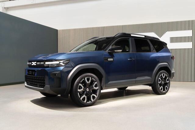 Dacia Bigster 1.8 Hybrid 155 Extreme PANORAMA DAK/ PACK WINTER/ PACK ASSIST/ ELEC.BED. ACHTERKLEP/ ETC.... RIJKLAAR!