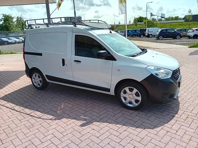 Dacia DOKKER 1.3 TCE, Airco, Multimediasysteem, Navigatie, Cruise control, Elektrische ramen,, Elektrische spiegels, Centrale vergrendeling met afstandsbediening, Imperial met rol bar, Parkeersensoren Grijs kenteken, BOVAG