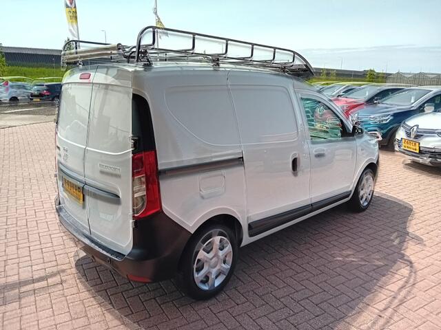 Dacia DOKKER 1.3 TCE, Airco, Multimediasysteem, Navigatie, Cruise control, Elektrische ramen,, Elektrische spiegels, Centrale vergrendeling met afstandsbediening, Imperial met rol bar, Parkeersensoren Grijs kenteken, BOVAG