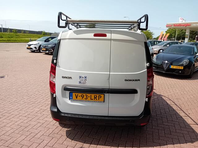 Dacia DOKKER 1.3 TCE, Airco, Multimediasysteem, Navigatie, Cruise control, Elektrische ramen,, Elektrische spiegels, Centrale vergrendeling met afstandsbediening, Imperial met rol bar, Parkeersensoren Grijs kenteken, BOVAG