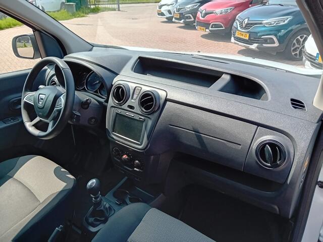 Dacia DOKKER 1.3 TCE, Airco, Multimediasysteem, Navigatie, Cruise control, Elektrische ramen,, Elektrische spiegels, Centrale vergrendeling met afstandsbediening, Imperial met rol bar, Parkeersensoren Grijs kenteken, BOVAG