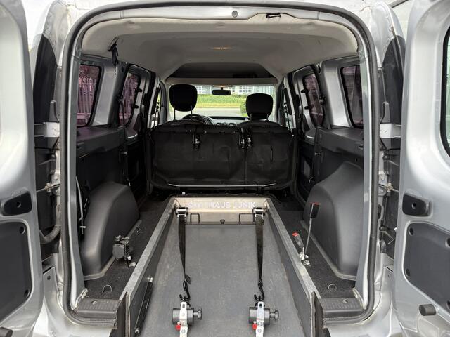 Dacia DOKKER 3+1 Rolstoelauto 1.6 SCe (Mooie ruime 5+0 of 3+1 Rolstoelauto!)