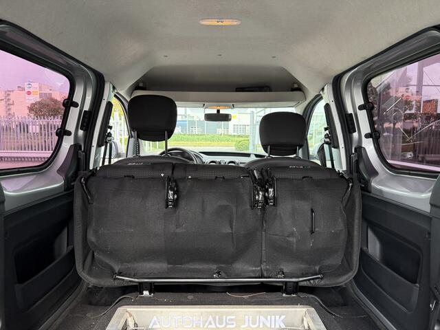 Dacia DOKKER 3+1 Rolstoelauto 1.6 SCe (Mooie ruime 5+0 of 3+1 Rolstoelauto!)