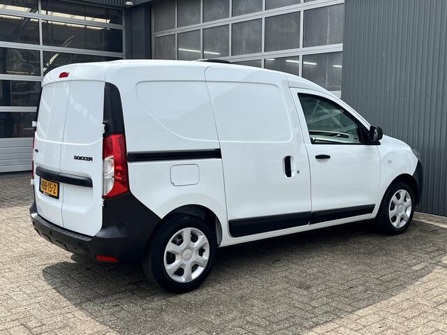 Dacia DOKKER 1.5 dCi 75 Bestel BTW VRIJ!! Airco Schuifdeur Parkeersensoren achter Ventilator 2-Persoons Euro 6 Bpm vrij voor particulier gebruik!!