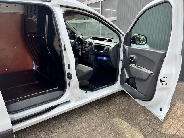 Dacia DOKKER 1.5 dCi 75 Bestel BTW VRIJ!! Airco Schuifdeur Parkeersensoren achter Ventilator 2-Persoons Euro 6 Bpm vrij voor particulier gebruik!!