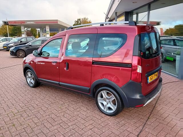 Dacia DOKKER 1.3 TCe Stepway, Airco, Multimediasysteem, Navigatie, Bluetooth, Parkeersensoren, Cruise control, Camera, Elektrische ramen en spiegels, Centrale vergrendeling met AB, Dealer onderhouden, BOVAG