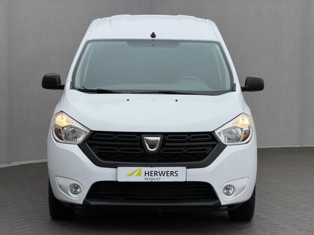 Dacia DOKKER 1.5 Blue dCi 90 Essential / Trekgewicht 1200 Kg / Navigatie / Multimedia Bluetooth / Stoelverwarming / Achteruitrij Camera / Parkeersensoren Achter / Airco / DAB / Cruise Control / Elektrische Ramen / Elektrisch Verstelbare Buiten Spiegels /