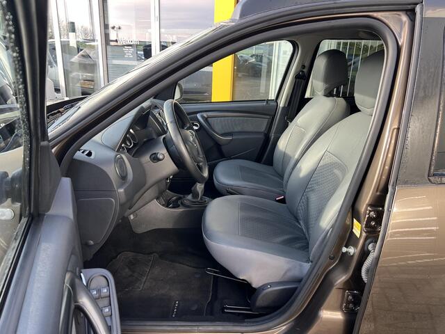 Dacia DUSTER 1.2 TCe 125 Lauréate | Trekhaak | Navigatie | Achteruitrijcamera |