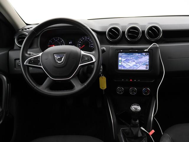Dacia DUSTER 1.3 TCe 150 PK PRESTIGE + 1500 KG TREKHAAK | STOELVERW. | CAMERA | APPLE CARPLAY | NAVIGATIE