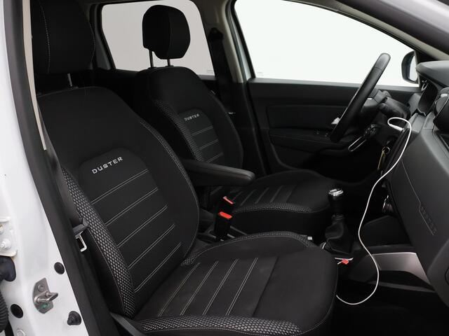 Dacia DUSTER 1.3 TCe 150 PK PRESTIGE + 1500 KG TREKHAAK | STOELVERW. | CAMERA | APPLE CARPLAY | NAVIGATIE