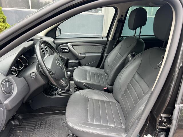 Dacia DUSTER 1.2 TCe 4x2 Lauréate 2016 Navi Leder Top staat Lage km stand