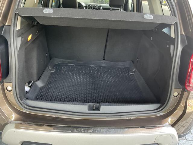 Dacia DUSTER 1.2 TCe Prestige TREKHAAK / NAVIGATIE / PARKEERSENSOREN / BLUETOOTH / CRUISE CONTROL / PARKEERCAMERA / CLIMATE CONTROL / DEALER ONDERHOUDEN!