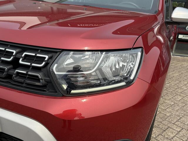 Dacia DUSTER 1.0 TCe Comfort PARKEERSENSOREN + CAMERA / CRUISE CONTROL / NAVI / ALL SEASONS BANDEN / LICHTMETAAL / AIRCO !!