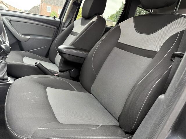 Dacia DUSTER 1.2 TCe 4x2 Blacksh.