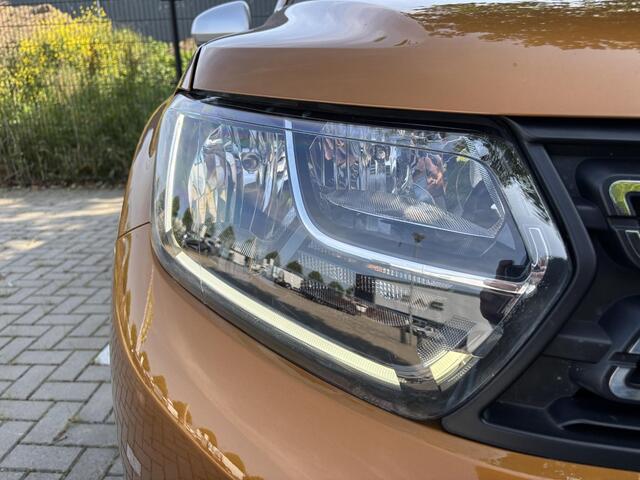Dacia DUSTER 1.3 TCe Prestige / 1e Eig / Navigatie / Camera / Aanhangwagen geremd 1500KG /