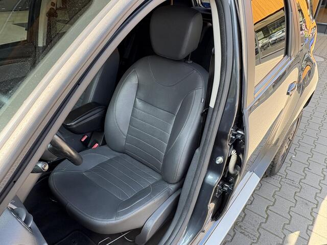 Dacia DUSTER 1.2 TCe Blackshadow Camera, Trekhaak, Navi, Leer, Garantie