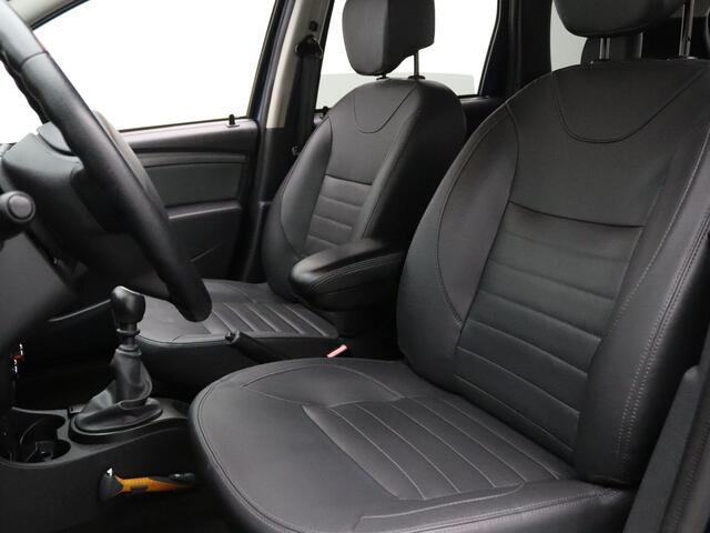 Dacia DUSTER 125pk TCe 4x2 Blackshadow Camera | Airco | Navi | Parkeersens. achter | Trekhaak