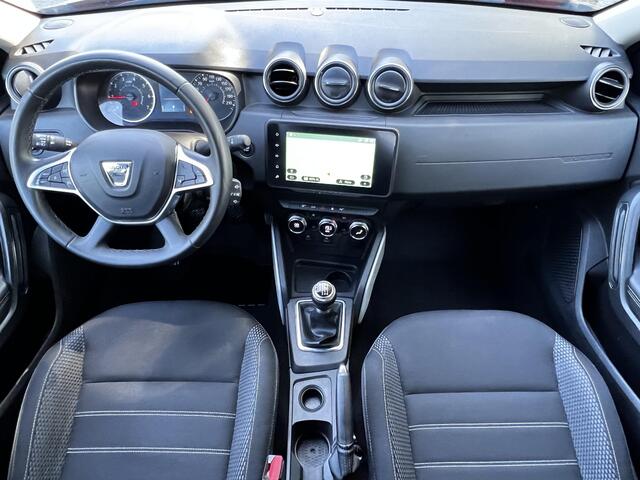 Dacia DUSTER 1.0 TCe Prestige / Trekhaak (1.500 kg) / Dode hoek detectie / Stoelverwarming / Achteruitrijcamera / Navi / Apple Carplay Android