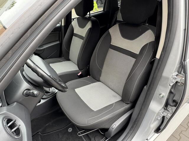 Dacia DUSTER 1.2 TCe Camera, Trekhaak, Stoelverw. Navi, PDC Garantie