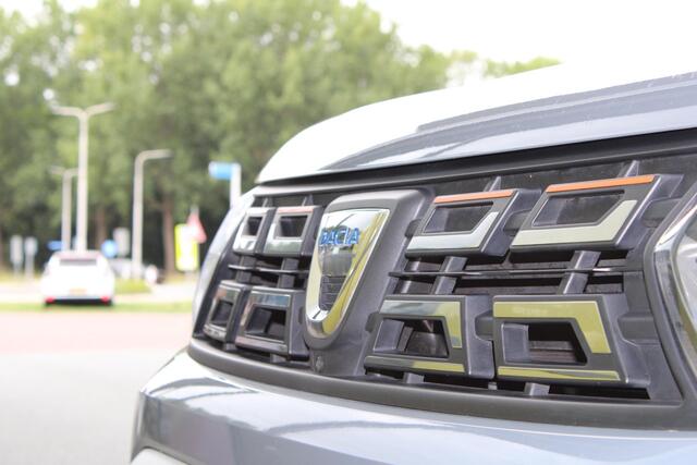 Dacia DUSTER 1.3 TCe 150 Journey | AUTOMAAT | AFNEEMBARE TREKHAAK | 360 CAMERA | BLIND SPOT | AIRCO | CRUISE CONTROL | APPLE CARPLAY