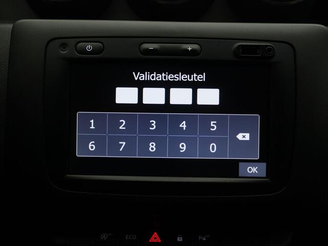 Dacia DUSTER TCe 130 Serie Limitee 15th Anniversary | Climate Control | Handsfree Card | Medianav met Apple CarPlay & Android Auto | Lichtmetalen velgen | Metaalkeur | Dakdragers |
