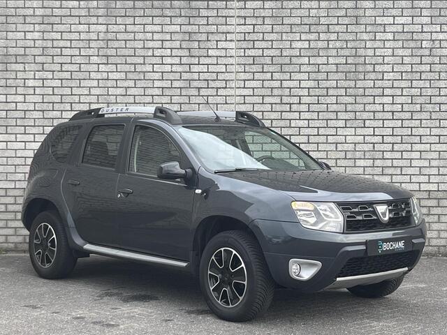 Dacia DUSTER 1.2 TCe 4x2 Blackshadow | Dealer onderhouden | Trekhaak | Stoelverwarming | Achteruitrijcamera | Navigatie |
