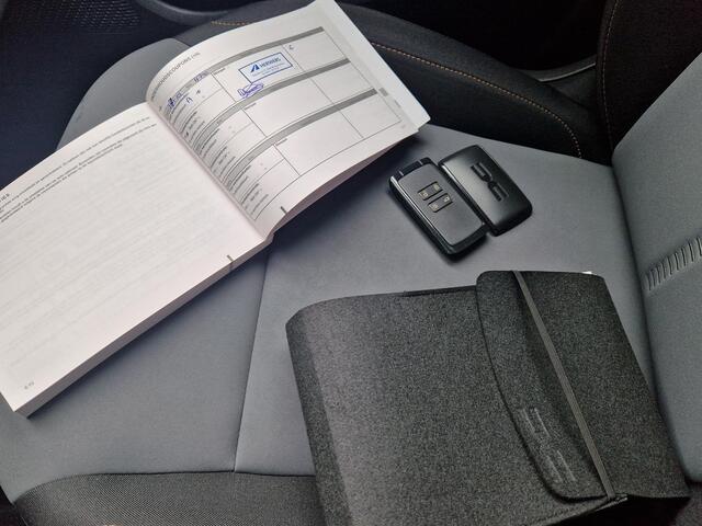 Dacia DUSTER 1.0 TCe 100 ECO-G Extreme / 1e Eigenaar / 360 graden Camera / Side Steps / Trekhaak / LPG G3 / Benzine /