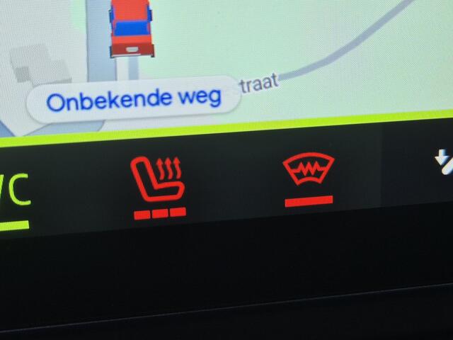 Dacia DUSTER 1.6 Hybrid 140 Extreme Automaat / Pack winter / Navigatie via Apple Carplay of Android Auto / Stuur-, Stoel en Voorruitverwarming / Achteruitrijcamera / Cruise control / Keyless Entry/Start / Climate control /