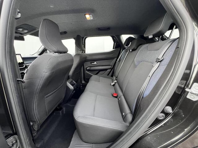 Dacia DUSTER 1.6 Hybrid 140 Expression Automaat / Dealer onderhouden / Pack Winter / Stuur- en stoelverwarming / Navigatie via Apple Carplay Android / Achteruitrijcamera / 17" LM wielen /
