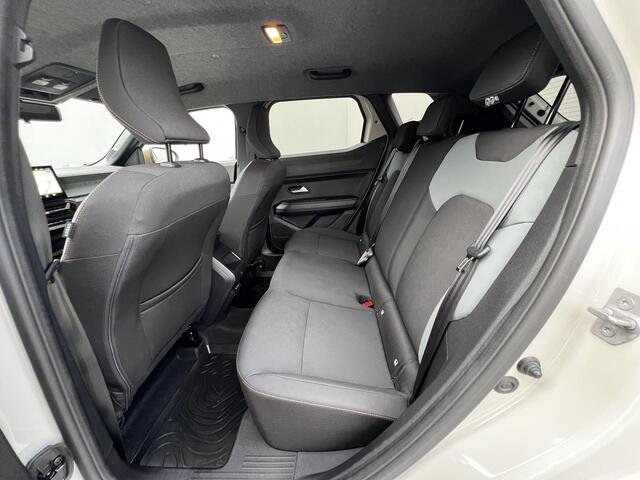 Dacia DUSTER 1.6 Hybrid 140 Extreme Automaat / Fabrieksgarantie tot 05-2028 < 100.000km** / Stuur- en stoelverwarming / Voorruitverwarming / Navigatie via Apple Carplay Android / 17" LM wielen /