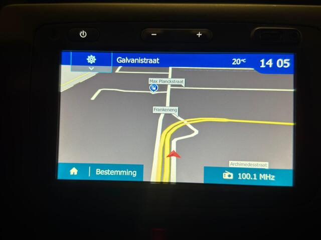 Dacia DUSTER 1.3 TCe Prestige | Trekhaak | Navigatie | Achteruitrijcamera |