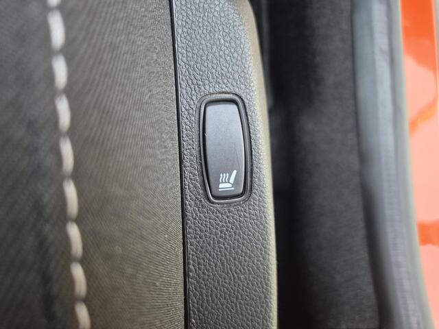 Dacia DUSTER 1.3 TCe 150 Extreme Automaat / Trekgewicht 1500 kg / Dealer onderhouden / Trekhaak vast / Stoelverwarming / Achteruitrijcamera / Cruise control / Keyless Entry/Start / Apple Carplay Android Auto / Climate control /