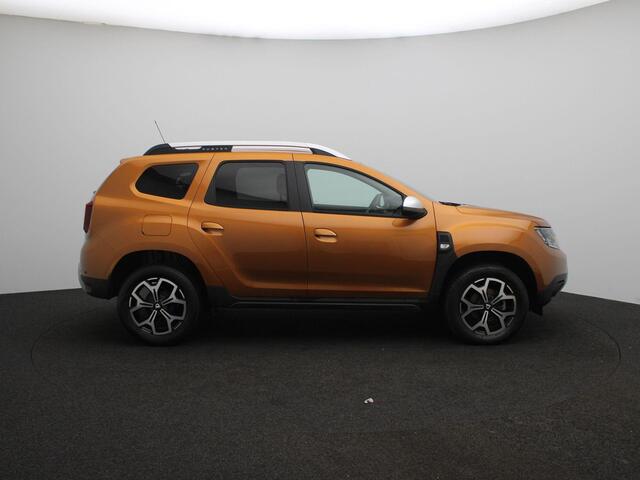 Dacia DUSTER TCe 130 Prestige | MediaNav Navigatiesysteem met Apple CarPlay & Android Auto | Parkeersensoren achter met achteruitrijcamera | Trekhaak | Lichtmetalen velgen | Metaalkleur |