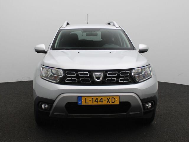 Dacia DUSTER TCe 90 Prestige | Airco | Medianav | Lichtmetalen velgen | Metaalkleur | Parkeersensoren achter met achteruitrijcamera | Privacy glass |
