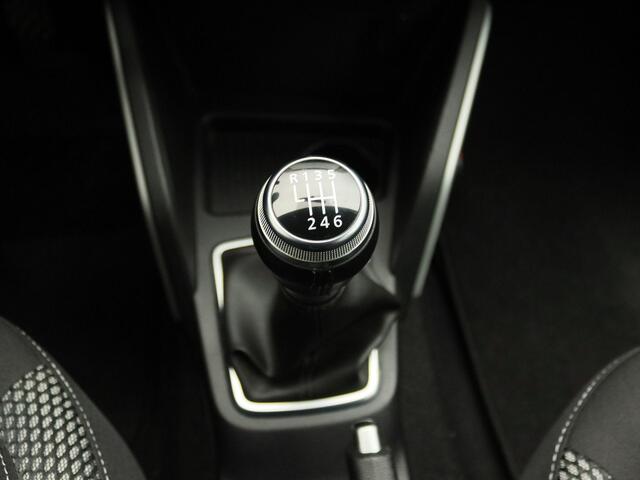 Dacia DUSTER TCe 90 Prestige | Airco | Medianav | Lichtmetalen velgen | Metaalkleur | Parkeersensoren achter met achteruitrijcamera | Privacy glass |