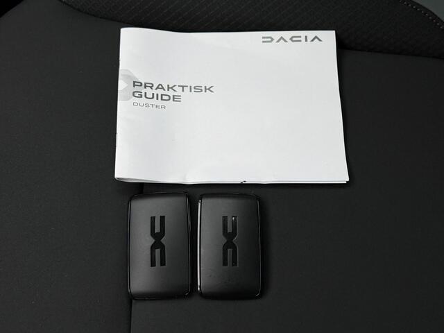 Dacia DUSTER 1.6 Hybrid 140 Extreme / Automaat / Fabrieksgarantie 05-2028 / Navigatie / Apple Carplay & Android Auto / Dodehoek Detectie / Camera 360 / Stuur & Stuurwiel verwarming /