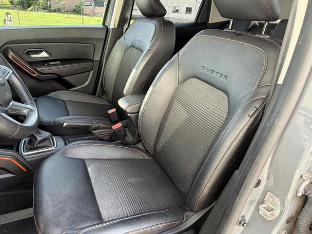 Dacia DUSTER 1.3 TCe 150 Journey / Navi / Trekhaak / 360 Camera / Clima / Keyless / Carplay / 17" Lm Velgen / Stoelverwarming