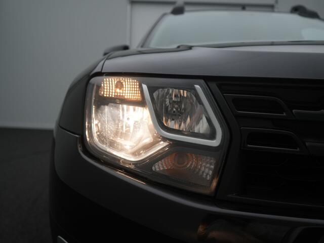 Dacia DUSTER TCe 125 4x4 Lauréate - RIJKLAARPRIJS - Vierwielaandrijving! - All Seasonbanden - Achteruitrijcamera - Trekhaak