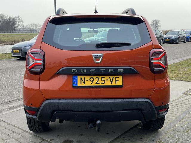 Dacia DUSTER 1.3 TCe 131PK Comfort / Dealer onderhouden / Trekhaak / Camera / Airco / Parkeersensoren.Achter / Apple Carplay - Android Auto /