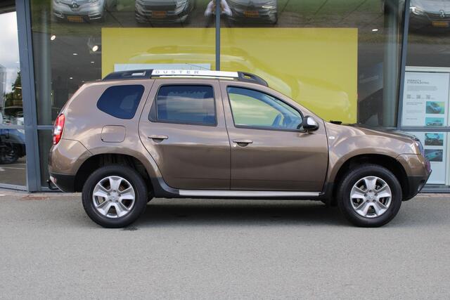 Dacia DUSTER 1.2 TCe 4x2 Lauréate | TREKHAAK | PARKEERSENSOREN | CRUISE CONTROL | AIRCONDITIONING | BLUETOOTH RADIO