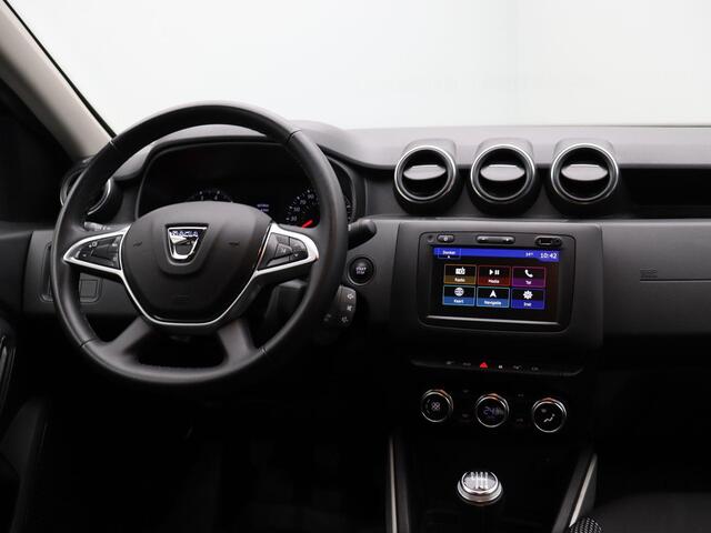 Dacia DUSTER TCe 100pk Bi-Fuel Comfort | Dealer onderhouden | Stoelverwarming | 360 graden camera | Trekhaak | Climate Control | Dodehoek detectie |