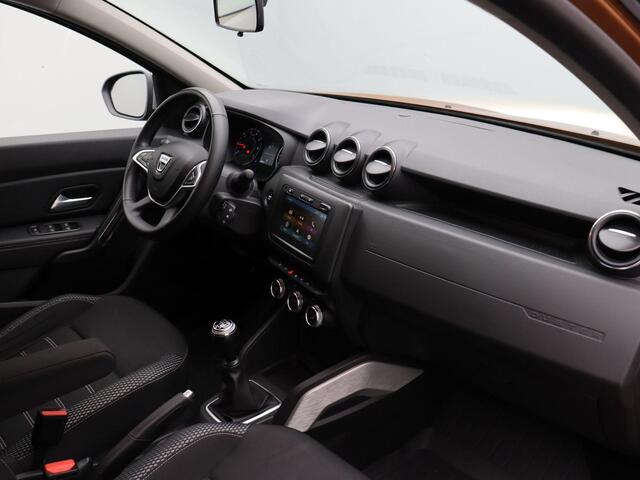 Dacia DUSTER TCe 100pk Bi-Fuel Comfort | Dealer onderhouden | Stoelverwarming | 360 graden camera | Trekhaak | Climate Control | Dodehoek detectie |