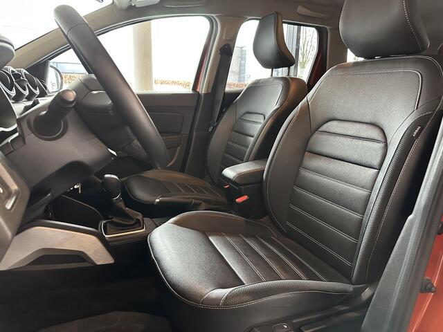 Dacia DUSTER 1.3 TCe 150 EDC Extreme AUTOMAAT | TREKHAAK | 360 CAMERA | LEDER | STOELVERWARMING | BLIS